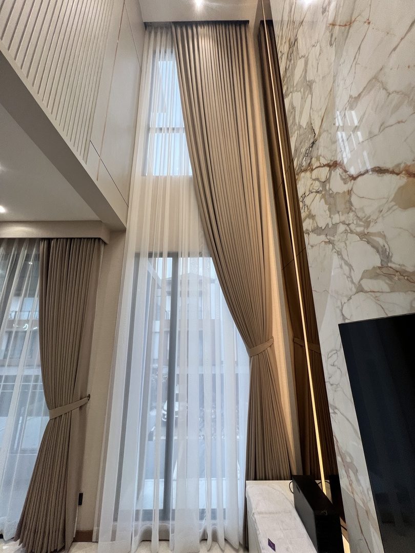 Cara Memilih Gorden Yang Sempurna Untuk Kamar Hotel Yang Berkesan
