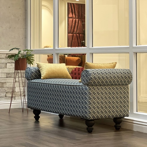Pemanis Ruangan Terbaik: Koleksi Sofa Bench Dari Serba Antik