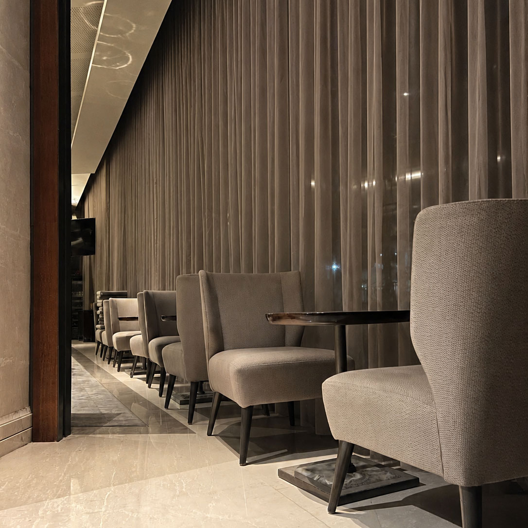 SHEER CHARM scenography